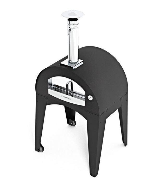 Fontana Forni Capri yläviistosta kuvattuna. Näkyvissä piippu, pizzaluukku, lämpömittari ja jalusta kahdella pyörällä.