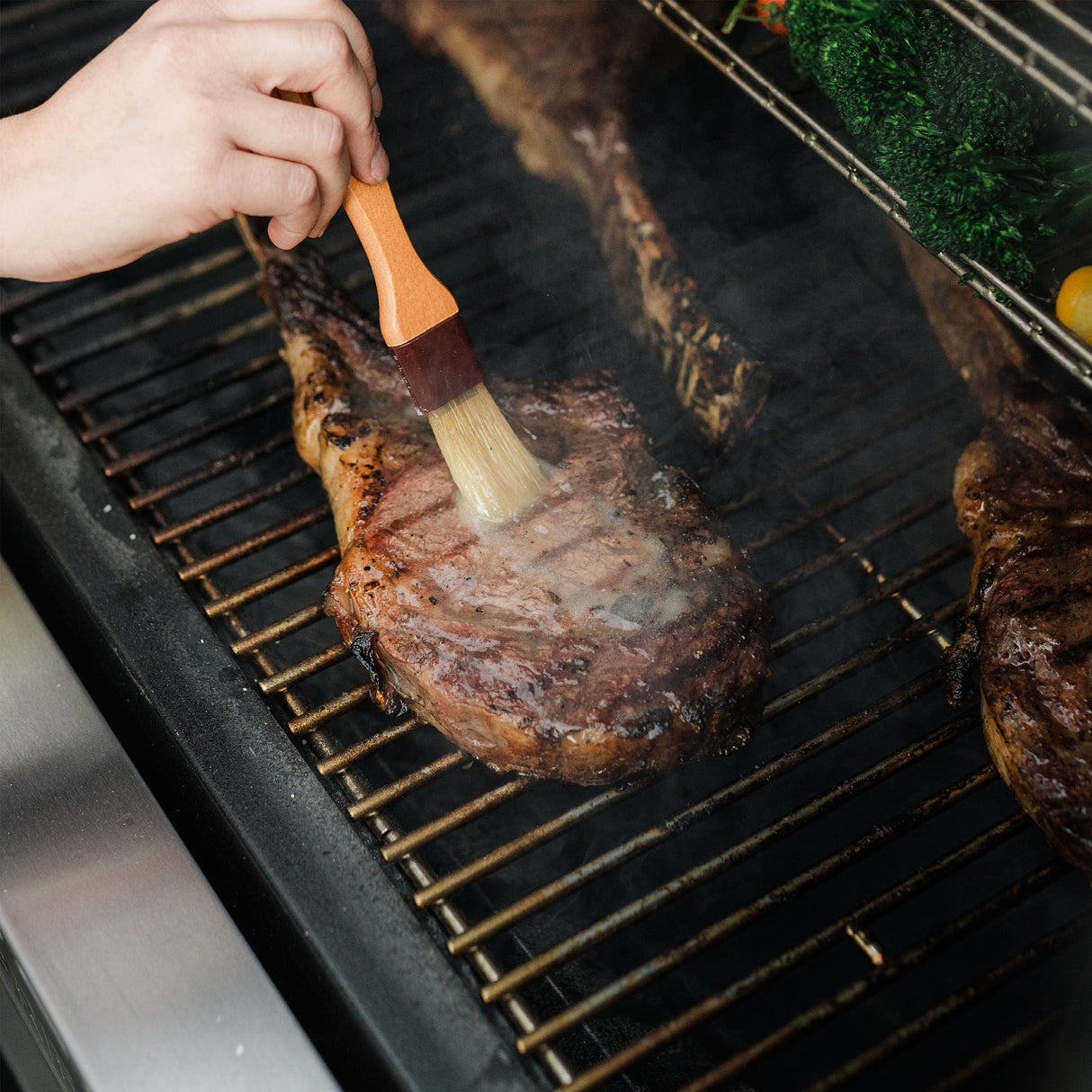 Masterbuilt Gravity Series® XT Digitaalinen WiFi Hiiligrilli & Savustin