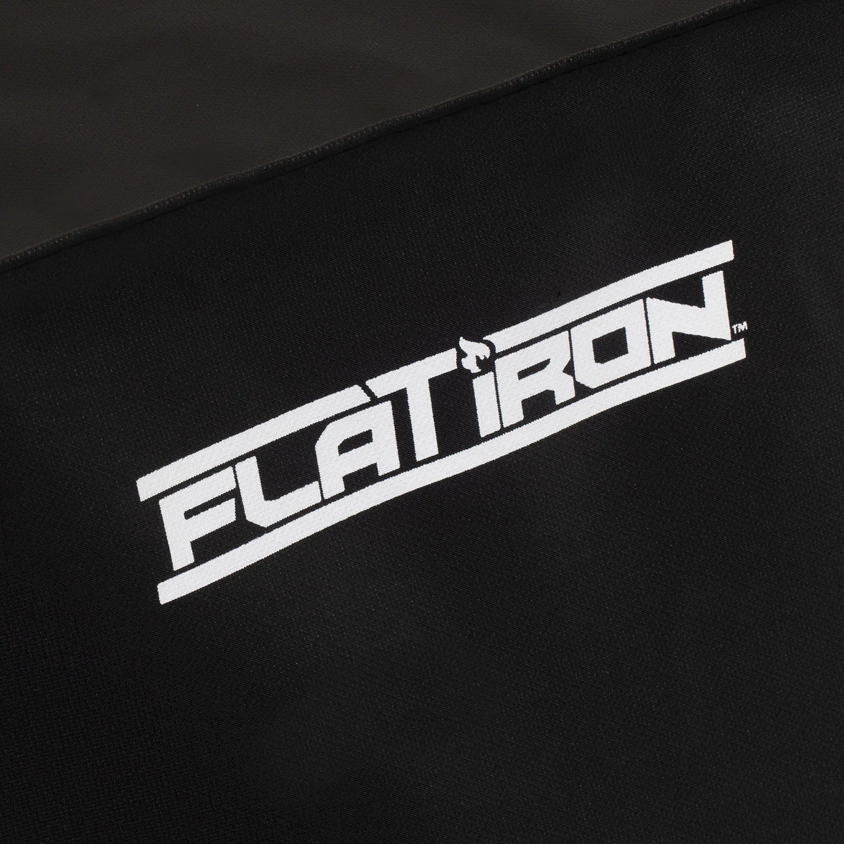 Char-Griller® Suojapeite Flat Iron™ Premium 4-polttimon parilagrillille