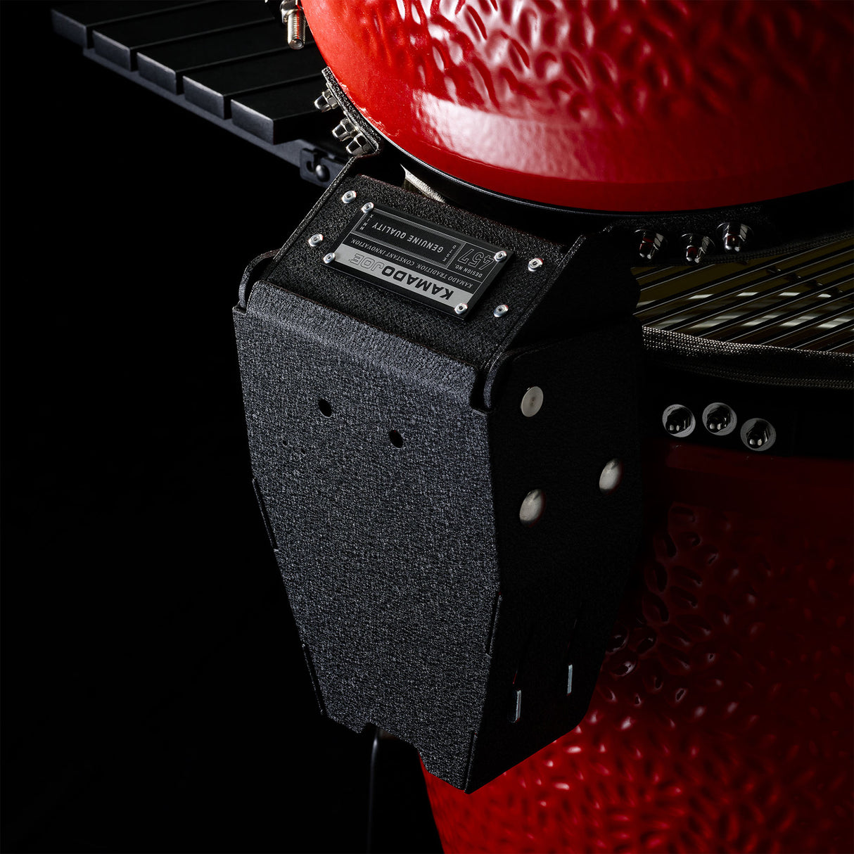 Kamado Joe kannen saranamekanismi kevyt kuvun käyttö