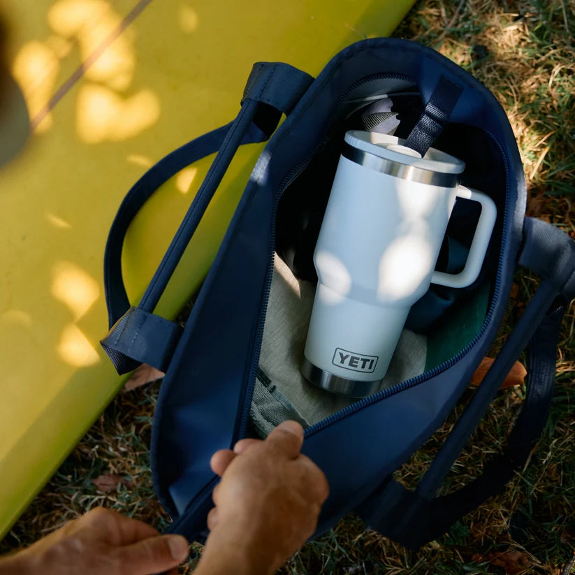 Yeti Rambler 591 ml matkamuki sopii mukaan kaikkiin seikkailuihin