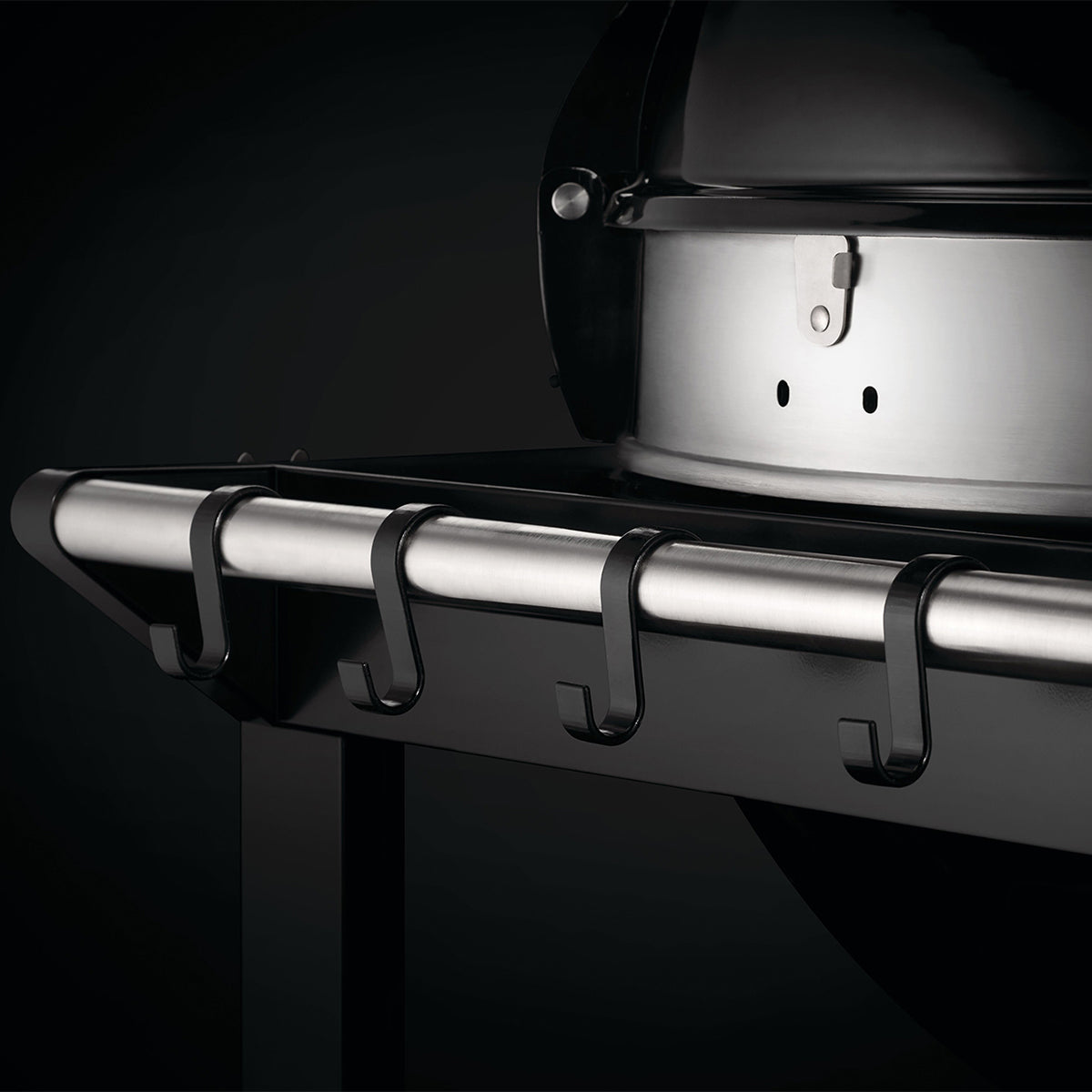 Napoleon PRO22K-C-3 hiiligrilli vaunulla