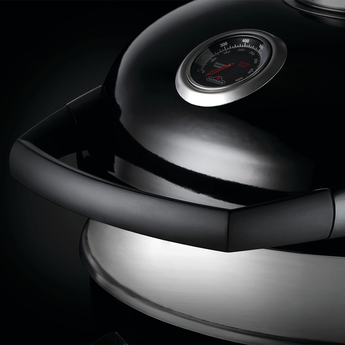 Napoleon PRO22K-C-3 hiiligrilli vaunulla