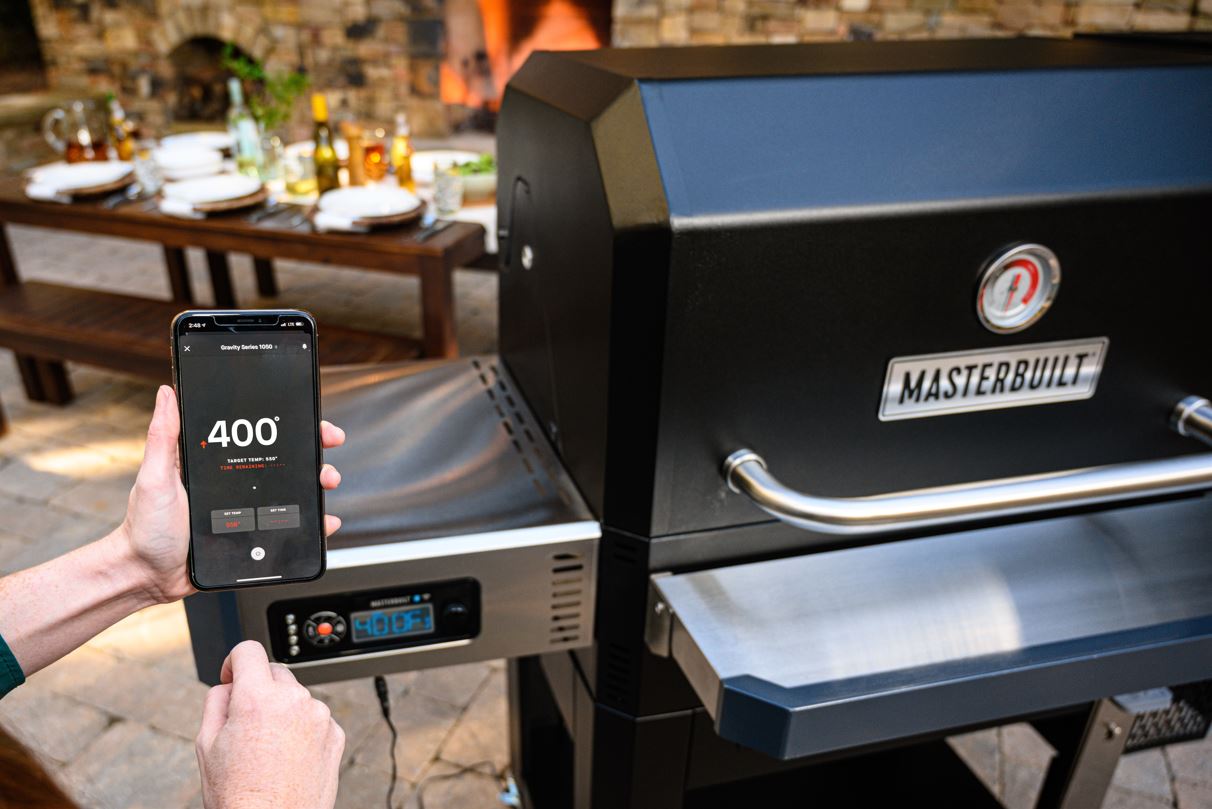 Masterbuilt Gravity Series 1050 WiFi Hiiligrilli & Savustin