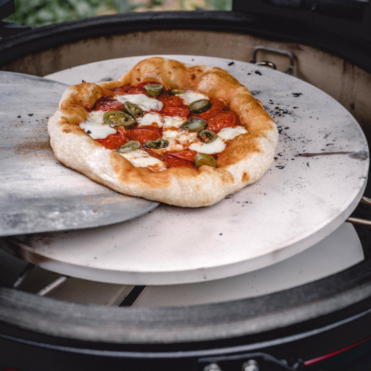 Kamado Joe® Pizzakivi Classic Joe-grilleille
