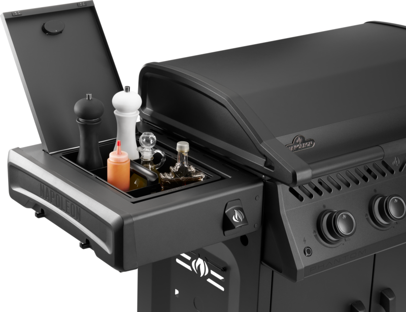 Napoleon Phantom rogue, lisätasolla tilaa ruuan lämpimänä pitoon tai tavaroiden säilytykseen