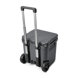 Grillitukusta tilattavassa Roadie 48 kylmälaukussa on kätevä teleskooppikahva.