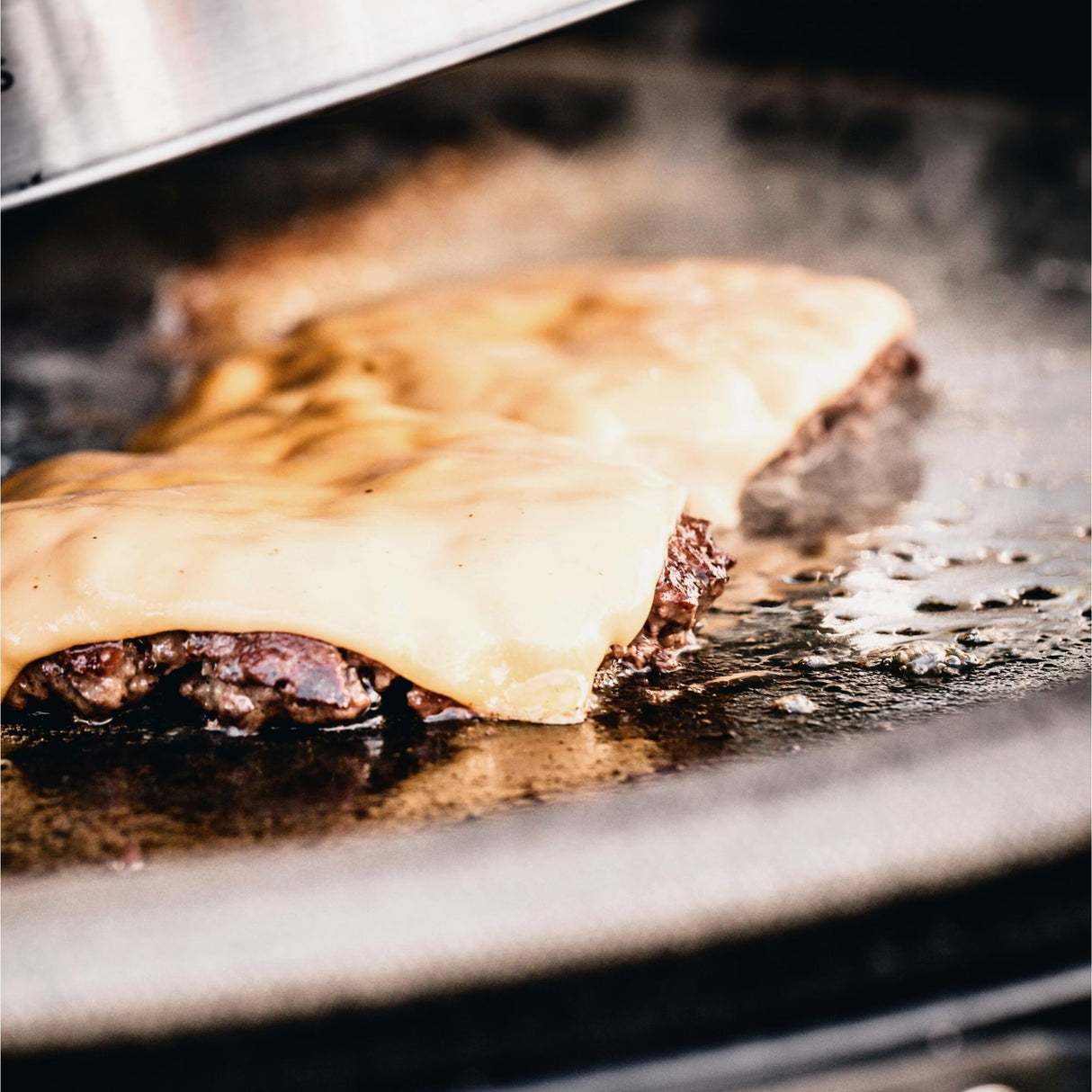 Kamado Joe® Kaksipuolinen valurautainen paistoalusta Classic Joe-grilleille