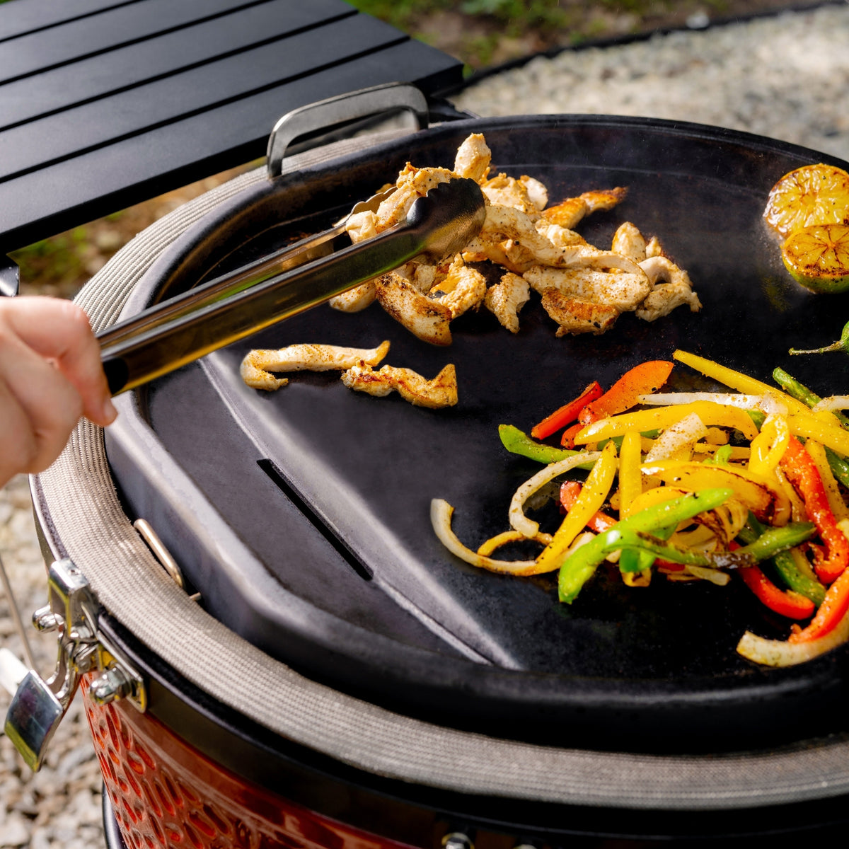 Kamado Joe® Karbon Steel Grillausalusta Big Joe-grilleille