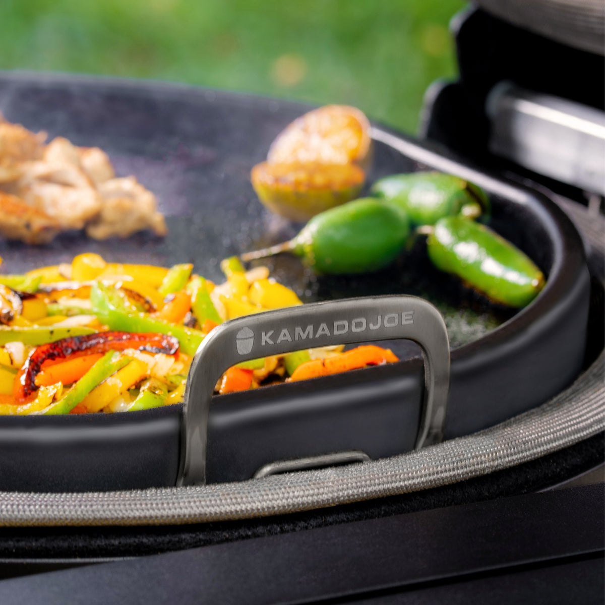 Kamado Joe® Karbon Steel Grillausalusta Big Joe-grilleille