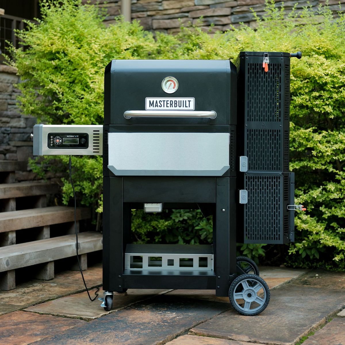 Masterbuilt Gravity Series 800 WiFi Hiiligrilli & Savustin