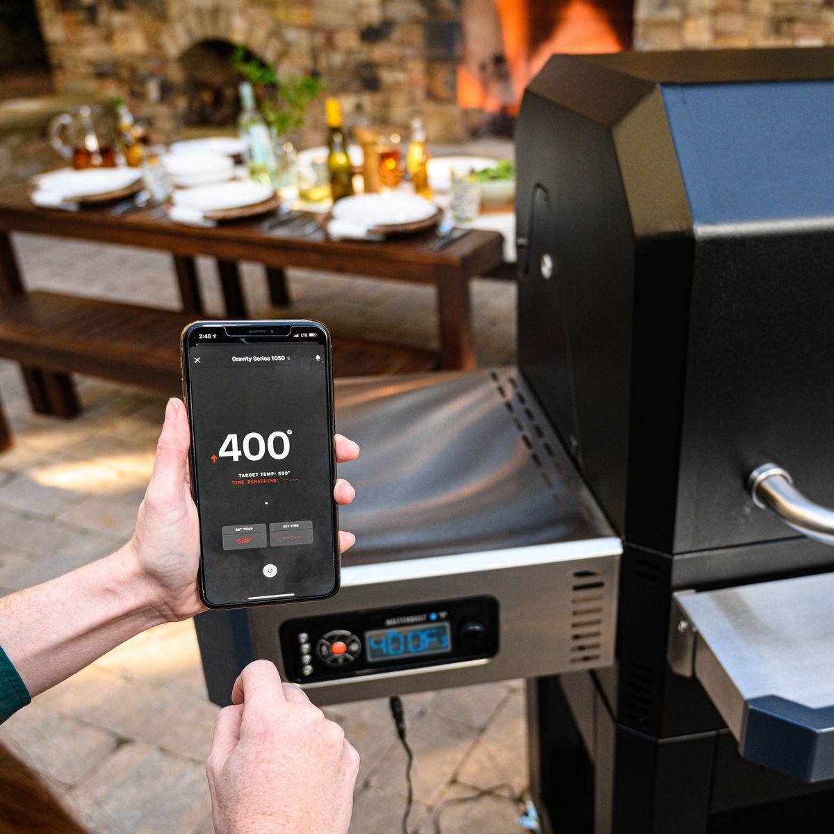 Masterbuilt Gravity Series 800 WiFi Hiiligrilli & Savustin