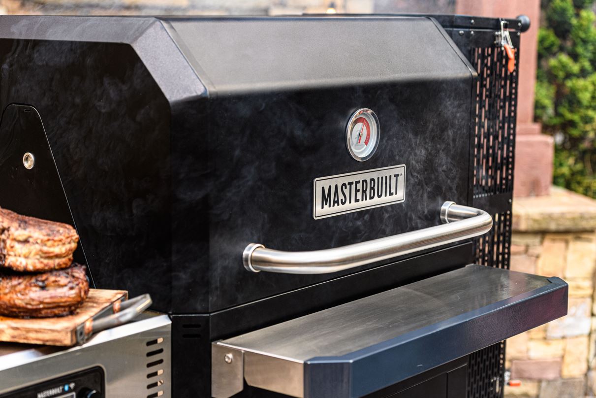 Masterbuilt Gravity Series 1050 WiFi Hiiligrilli & Savustin